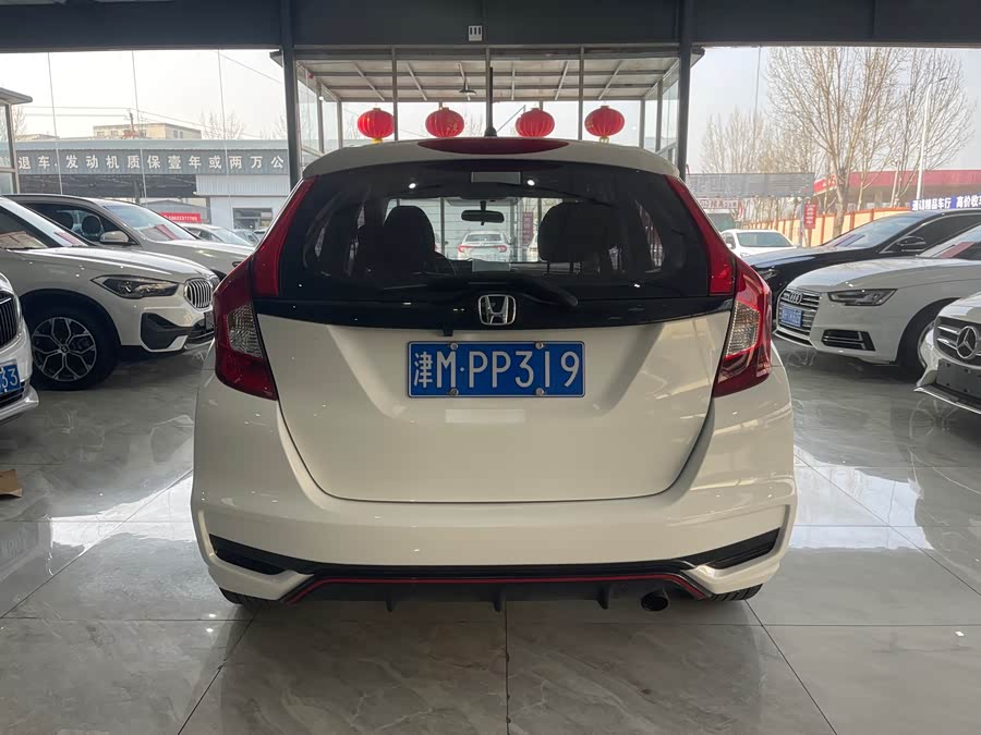 Honda Fit 2018 — фото 8