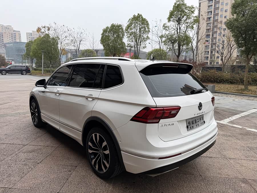 Volkswagen Tiguan L 2021 — фото 12