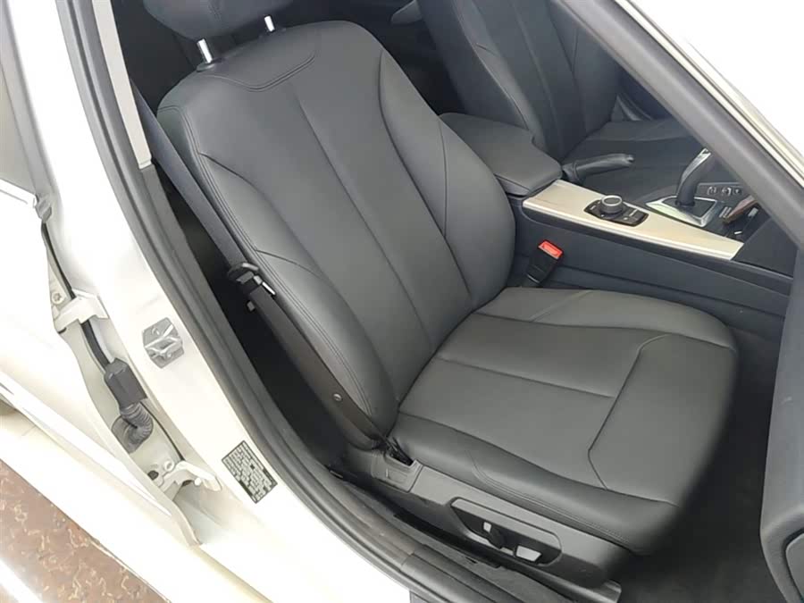 BMW 3 Series 2015 — фото 25