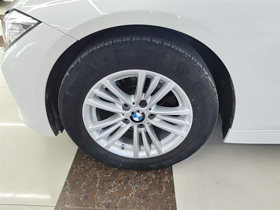 BMW 3 Series 2015 — фото 23