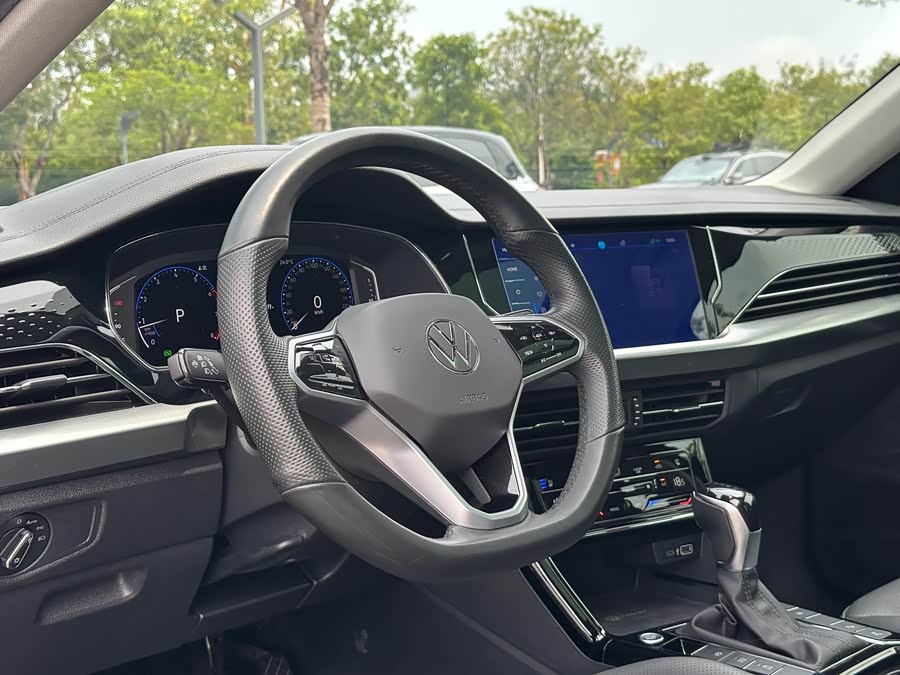 Volkswagen Passat 2023