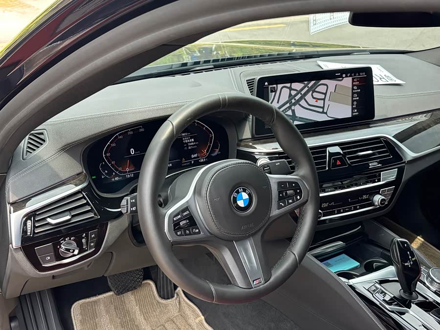 BMW 5 Series 2021 — фото 11