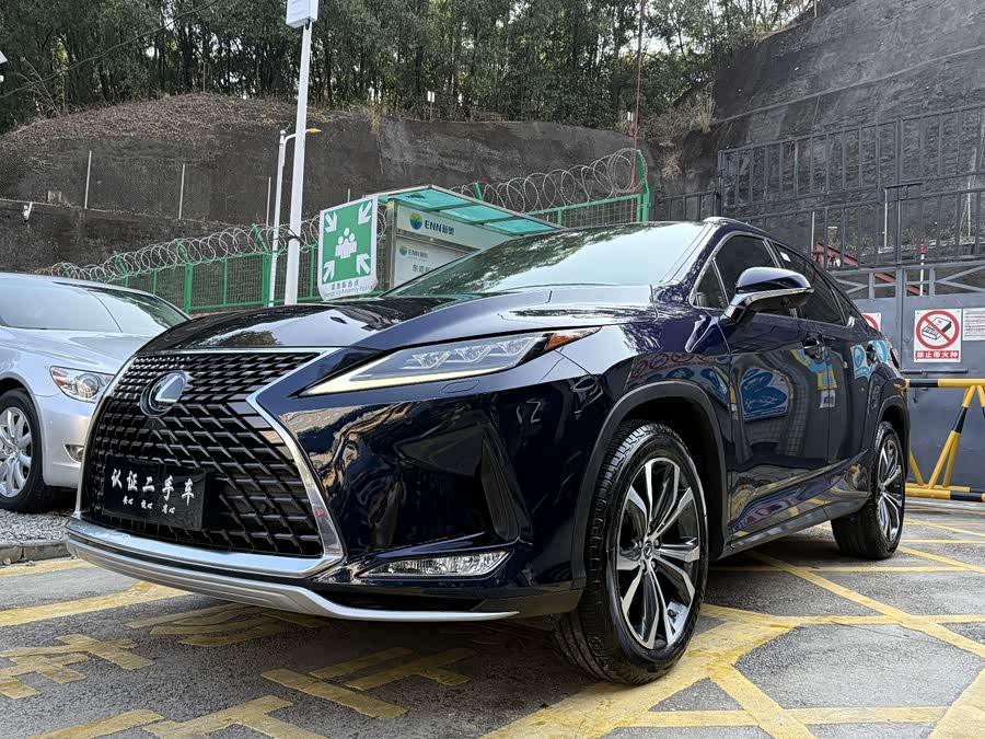 Lexus RX 2021