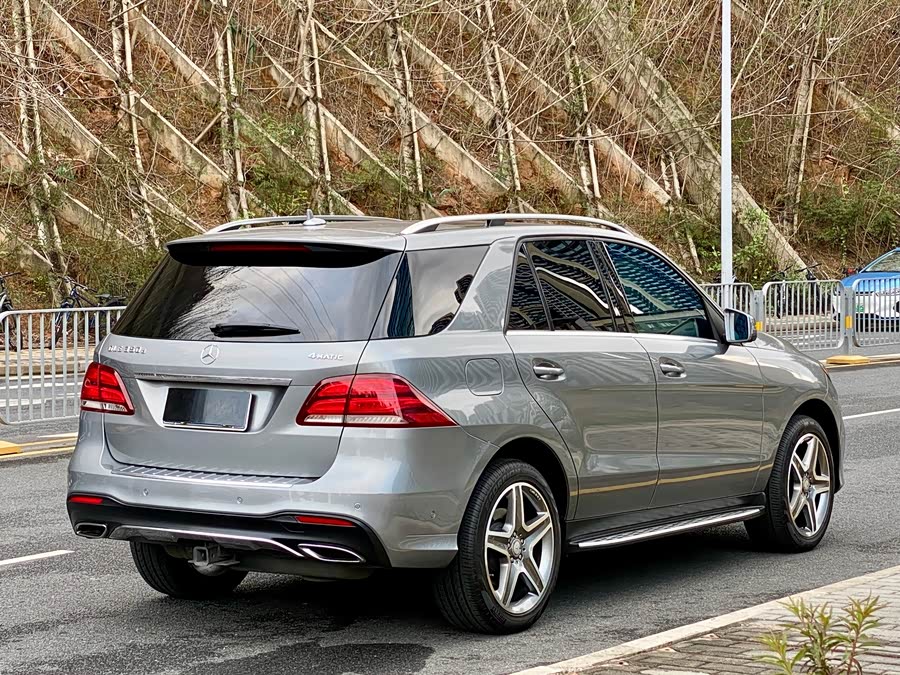 Mercedes-Benz GLE 2016