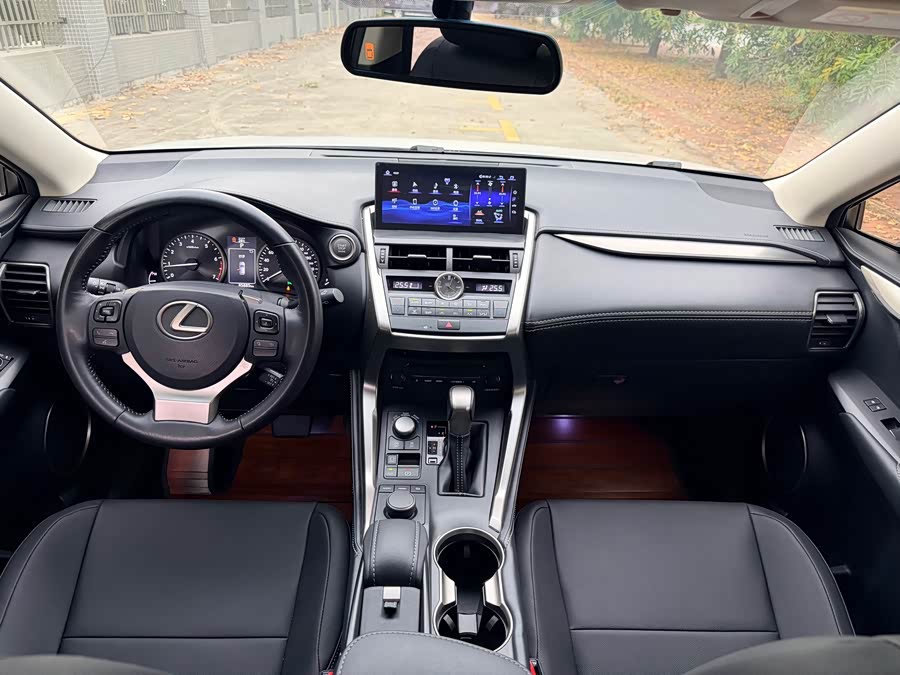 Lexus NX 2016 — фото 15