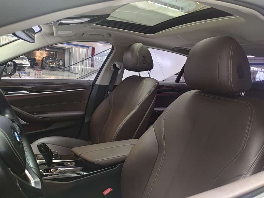 BMW 5 Series 2020 — фото 13