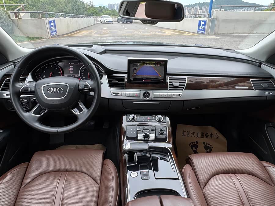 Audi A8 2014 — фото 12