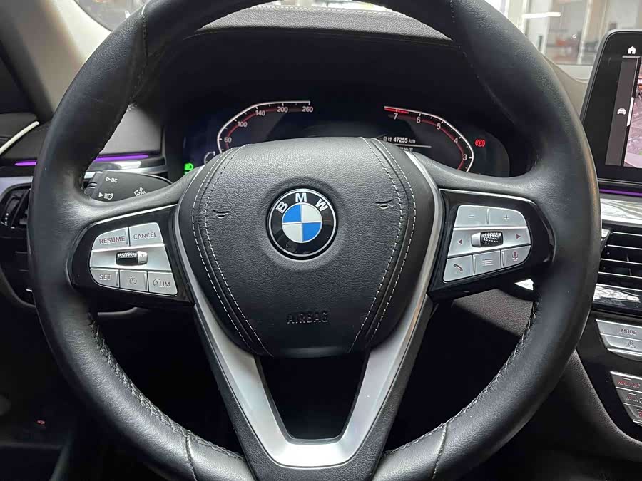 BMW 5 Series 2022 — фото 13