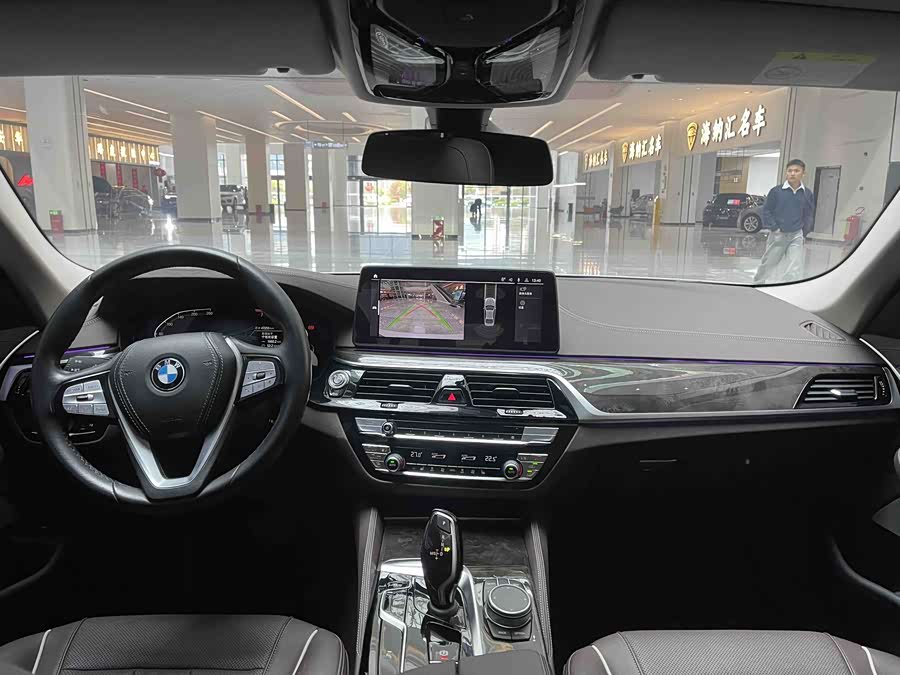 BMW 5 Series 2022 — фото 15