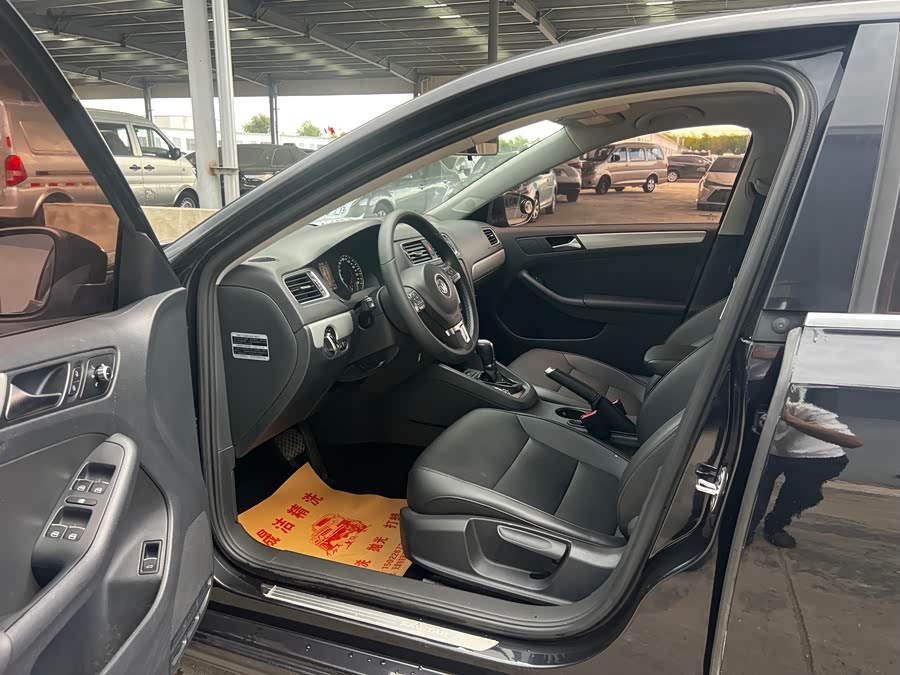 Volkswagen Sagitar 2014