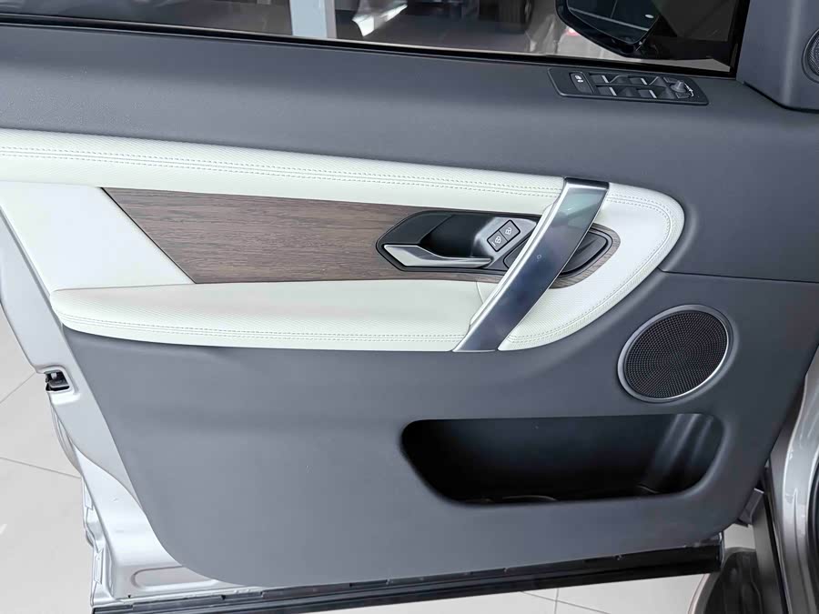 Land Rover Discovery Sport 2022 — фото 13