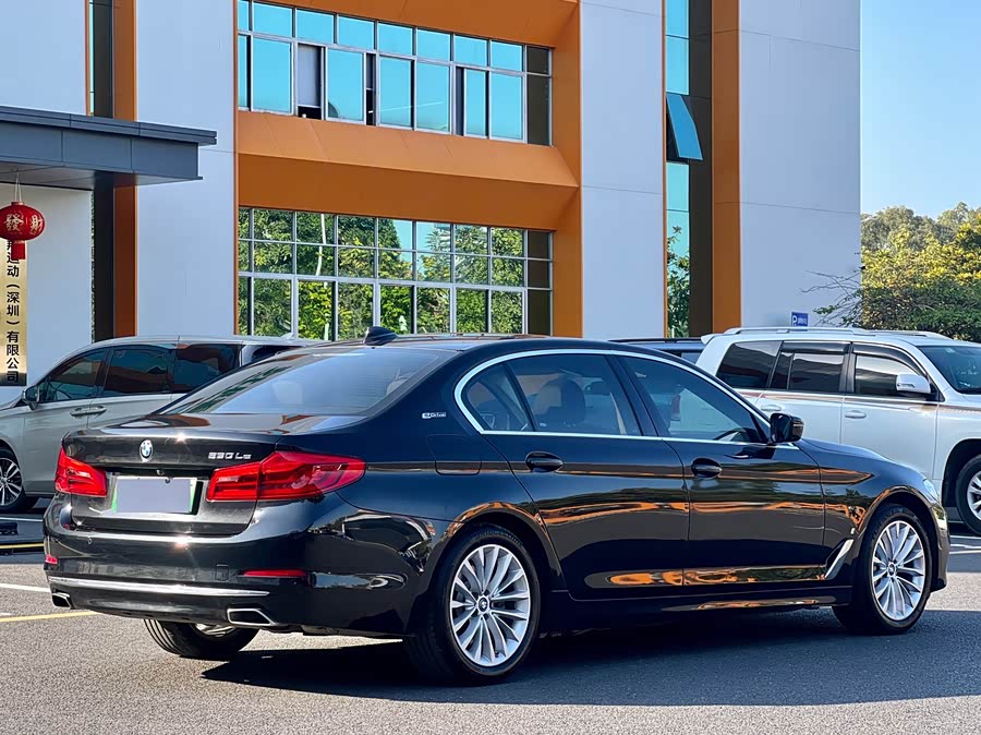 BMW 5 Series New Energy 2019 — фото 15
