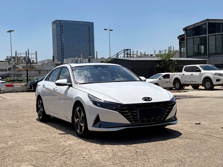 Hyundai Elantra 2022
