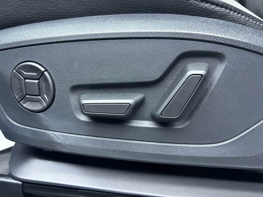 Audi Q3 2023 — фото 10