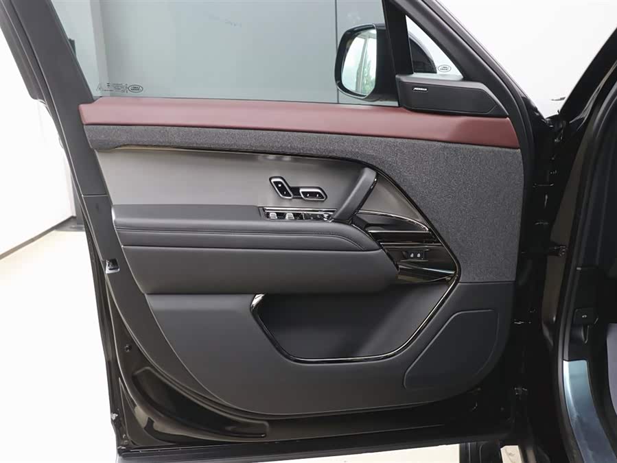 Land Rover Range Rover Sport 2024 — фото 10