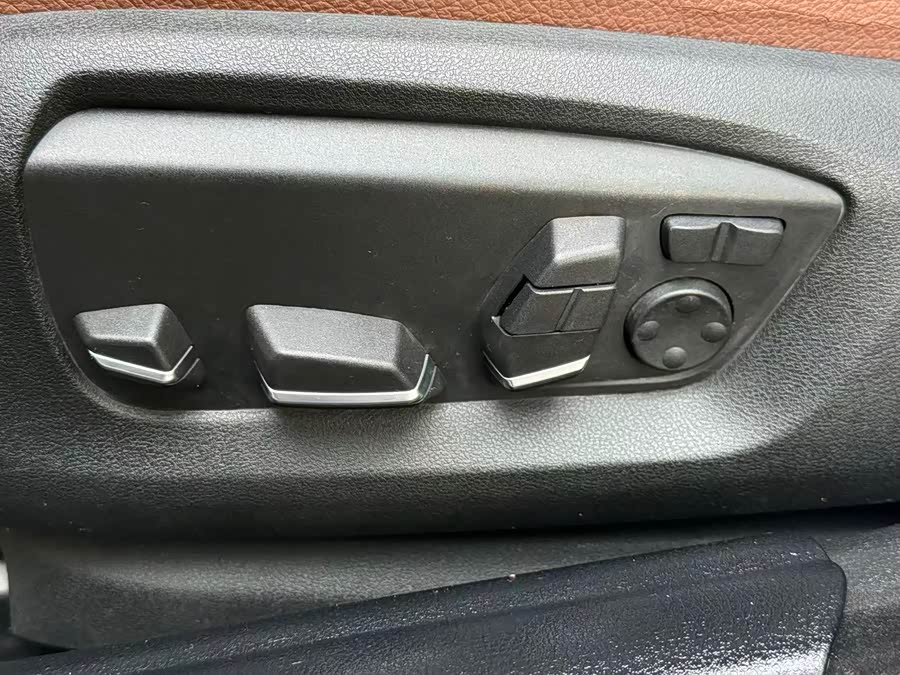 BMW 5 Series 2015 — фото 18