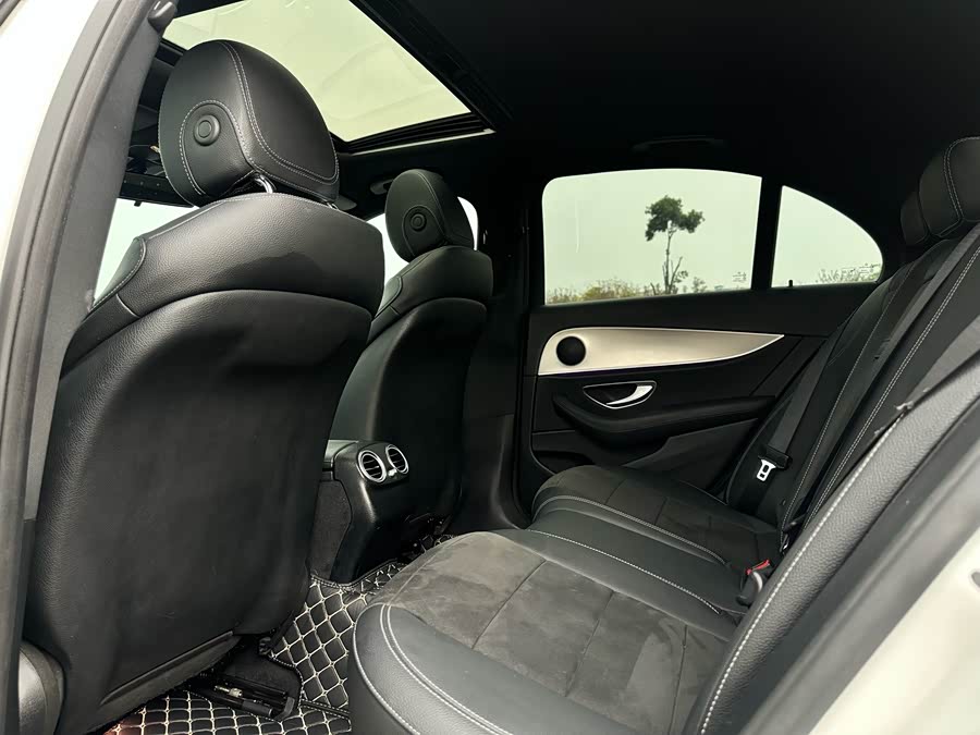 Mercedes-Benz E-Class 2018 — фото 13