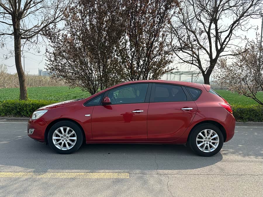 Buick Excelle 2013