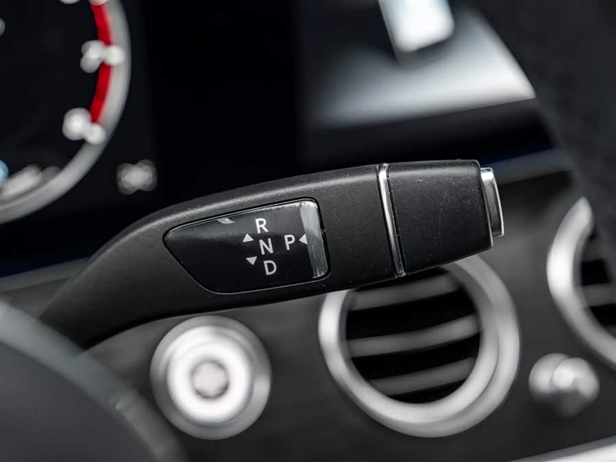 Mercedes-Benz E-Class 2020 — фото 12