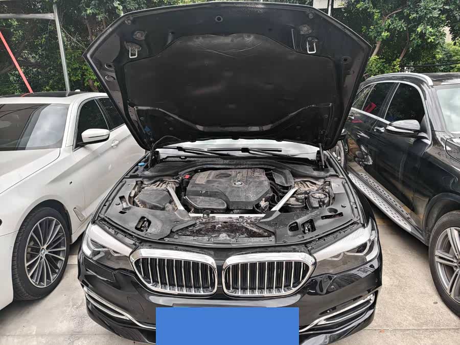 BMW 5 Series 2019 — фото 27