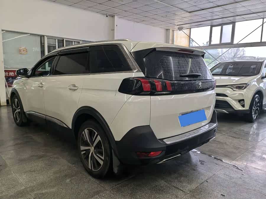 Peugeot 5008 2017
