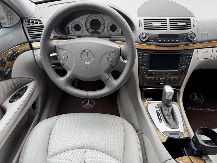 Mercedes-Benz E-Class 2005 — фото 10