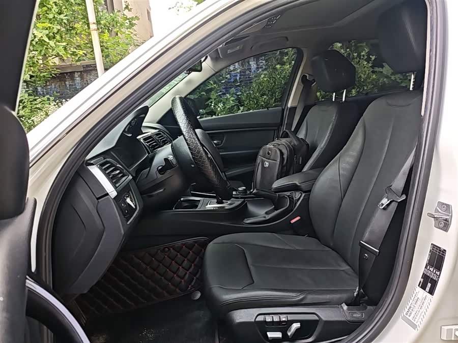 BMW 3 Series 2017 — фото 15