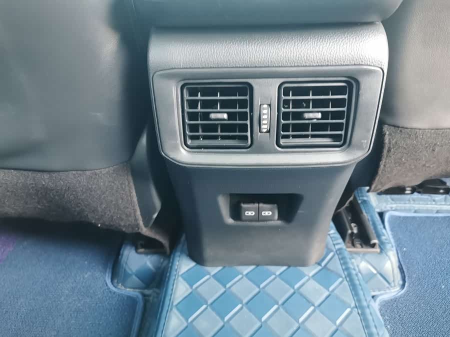 Toyota RAV4 2020 — фото 15