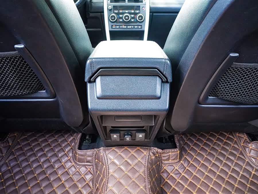 Land Rover Discovery Sport 2017 — фото 16