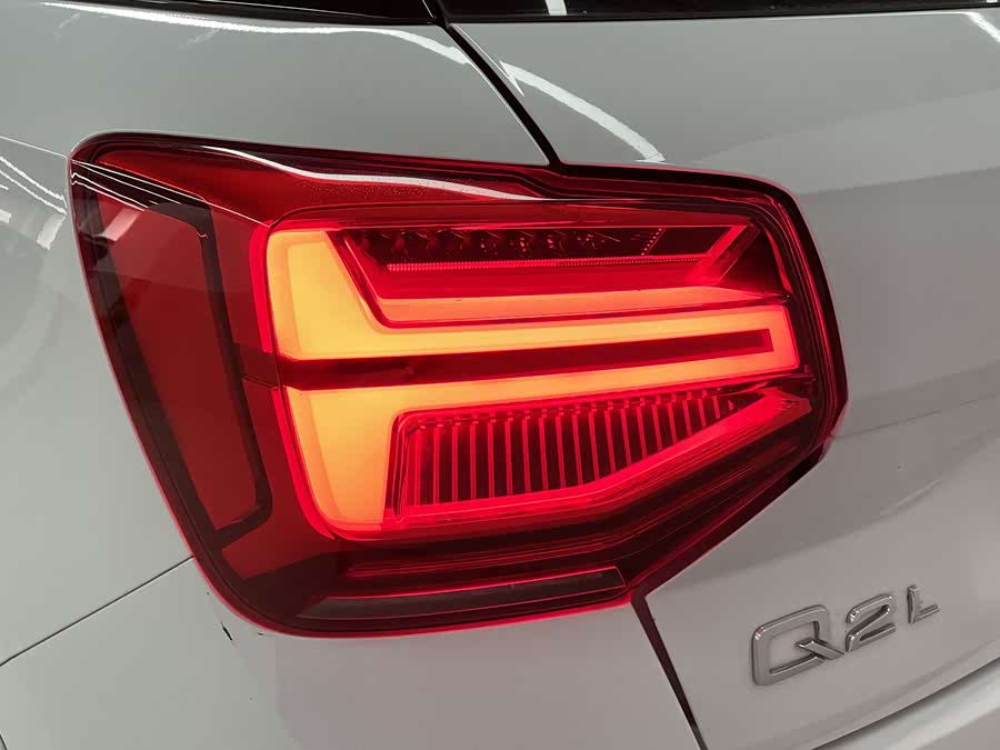 Audi Q2L 2024 — фото 16