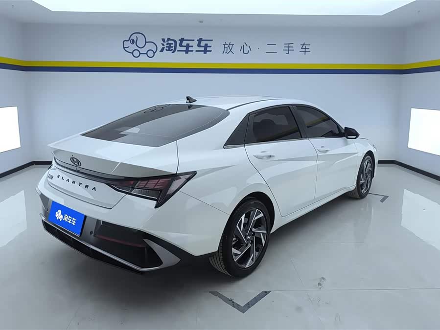 Hyundai Elantra 2023