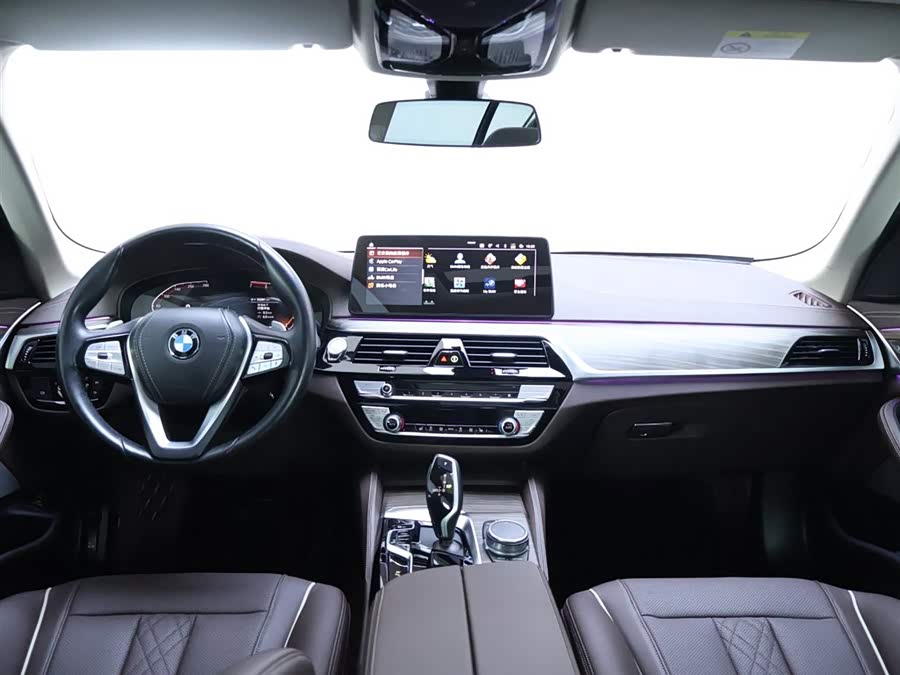 BMW 5 Series 2021 — фото 13