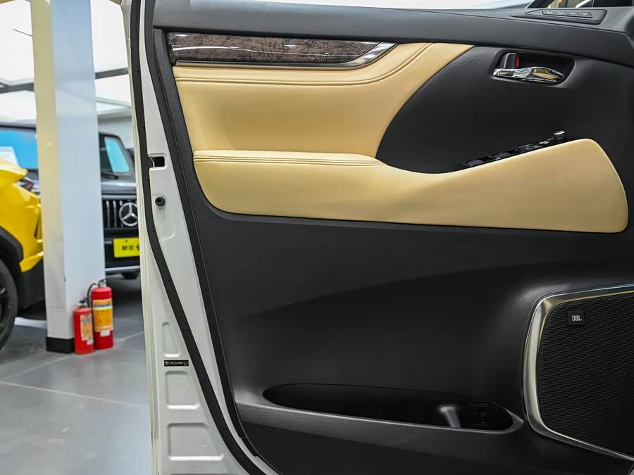 Toyota Alphard 2021 — фото 9
