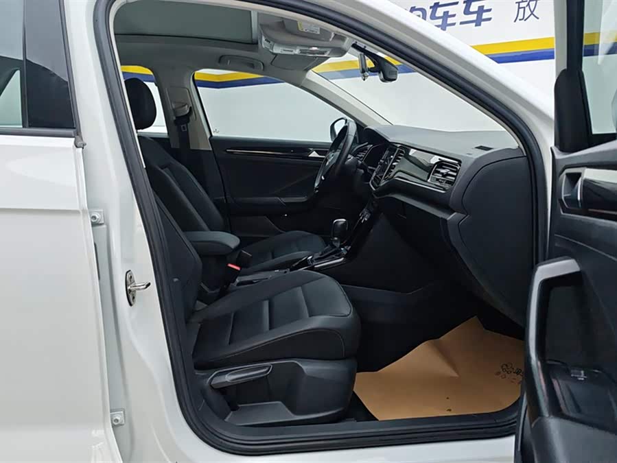 Volkswagen T-Roc 2020 — фото 8