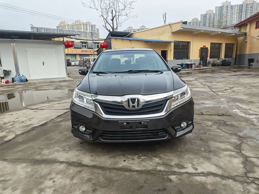 Honda Crider 2015
