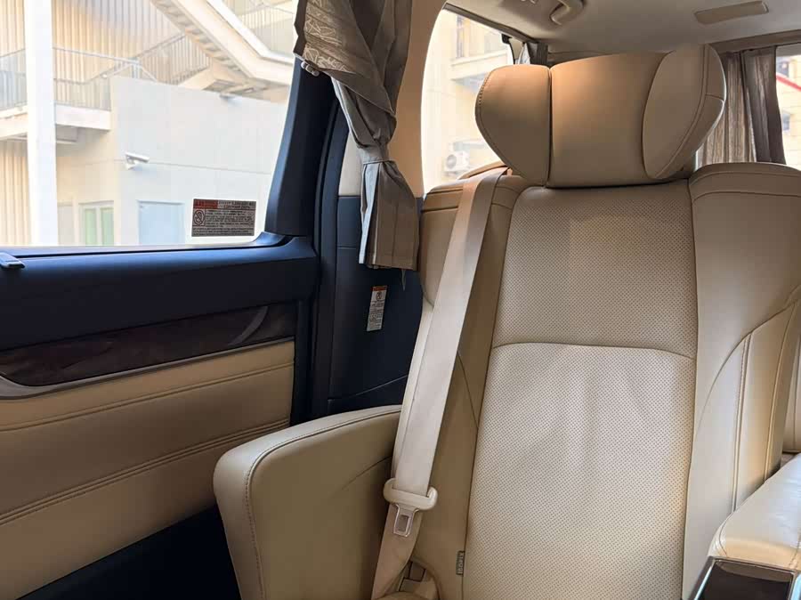 Toyota Alphard 2018 — фото 19