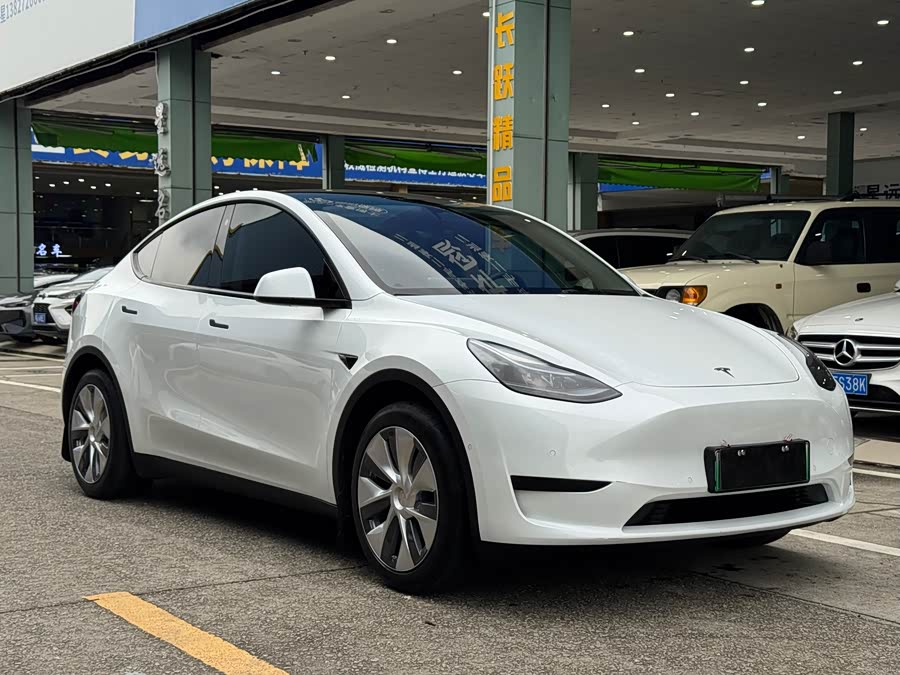 Tesla Model Y 2022