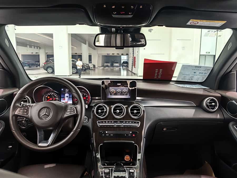 Mercedes-Benz GLC 2018 — фото 11