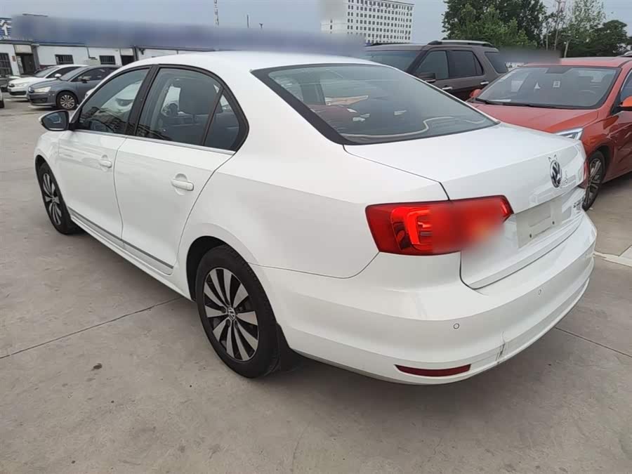 Volkswagen Sagitar 2018
