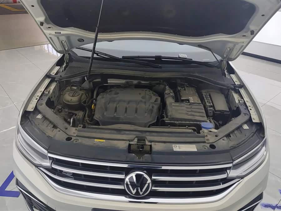 Volkswagen Tiguan L 2022 — фото 10