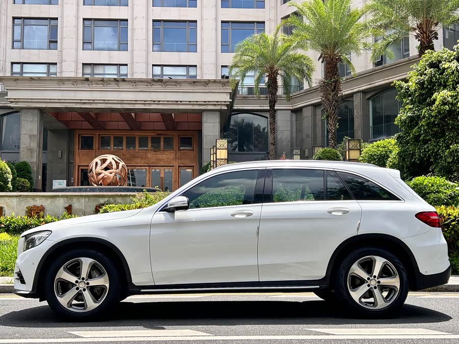 Mercedes-Benz GLC 2017 — фото 18