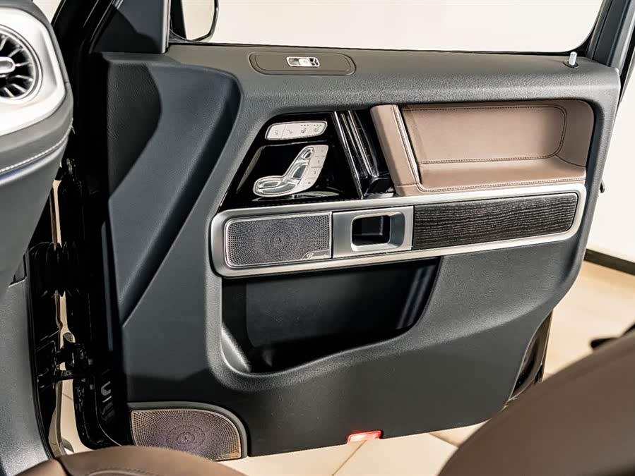 Mercedes-Benz G-Class 2024 — фото 18