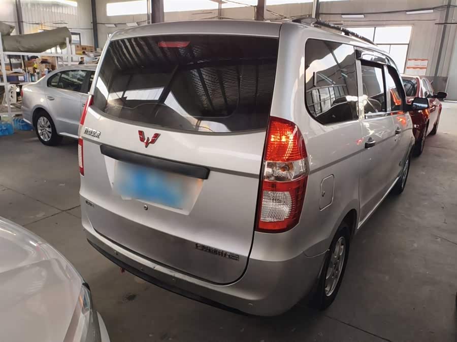 Wuling Hongguang 2010