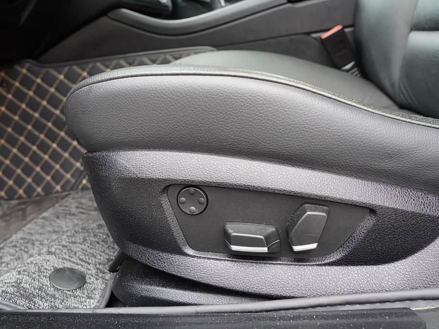 BMW 5 Series 2013 — фото 22