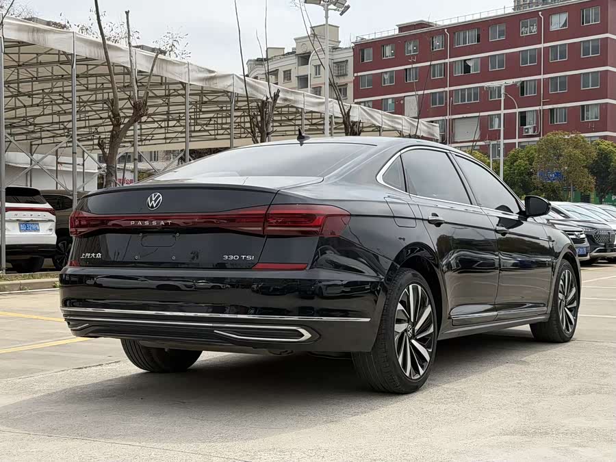 Volkswagen Passat 2023