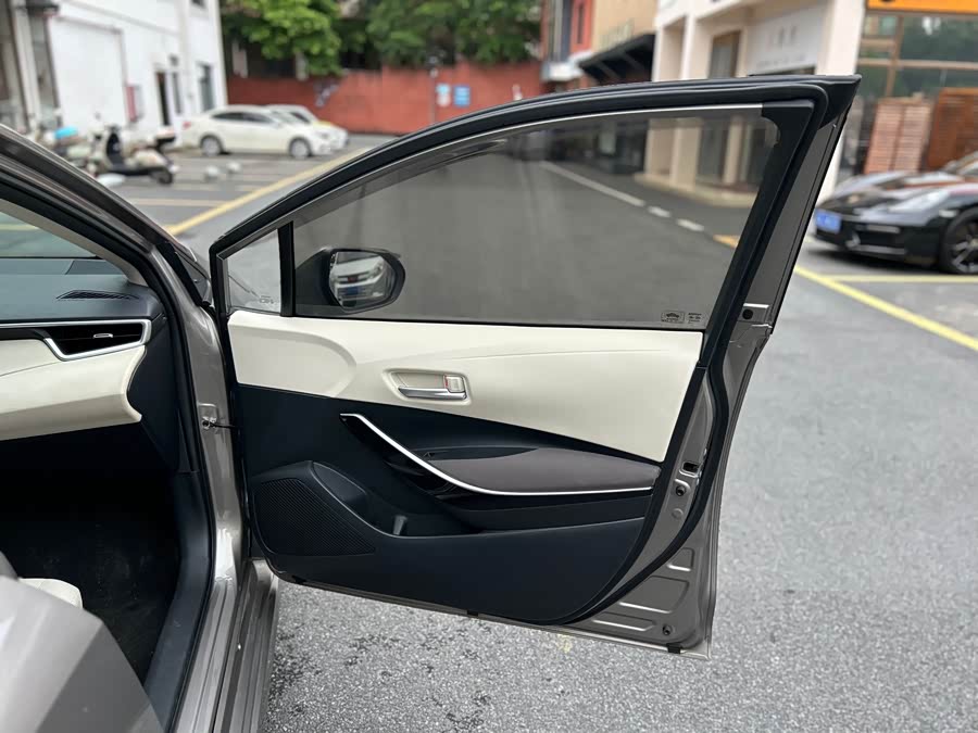 Toyota Corolla 2019 — фото 35