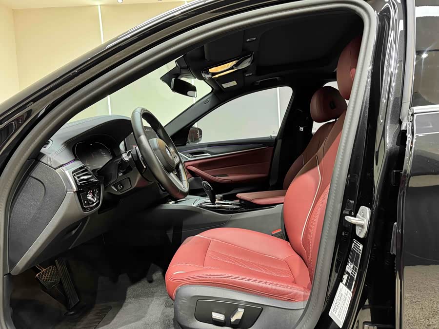 BMW 5 Series 2023 — фото 10