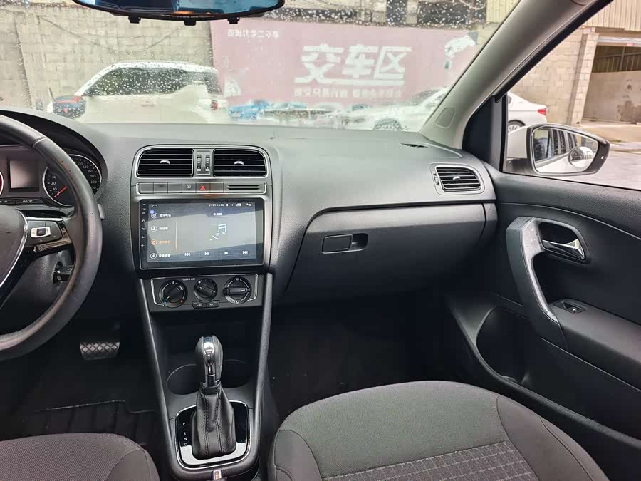 Volkswagen Polo 2016