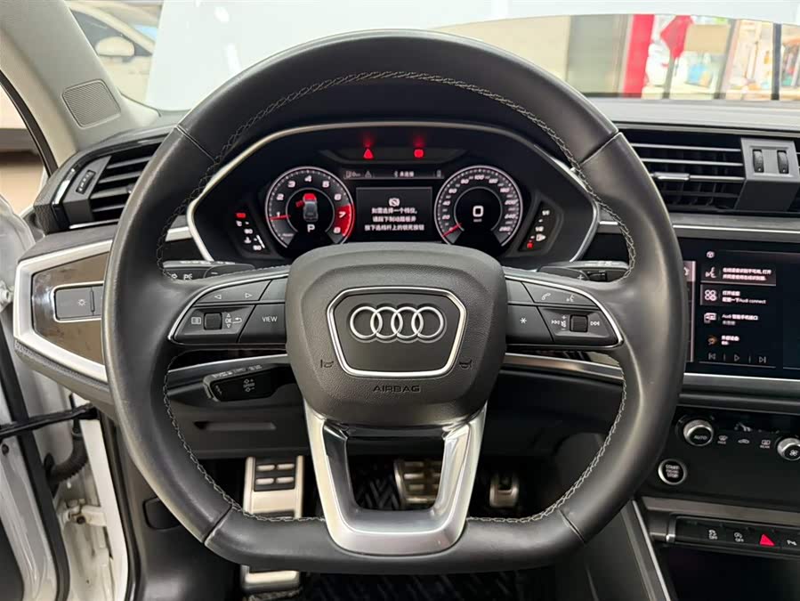 Audi Q3 2023 — фото 11