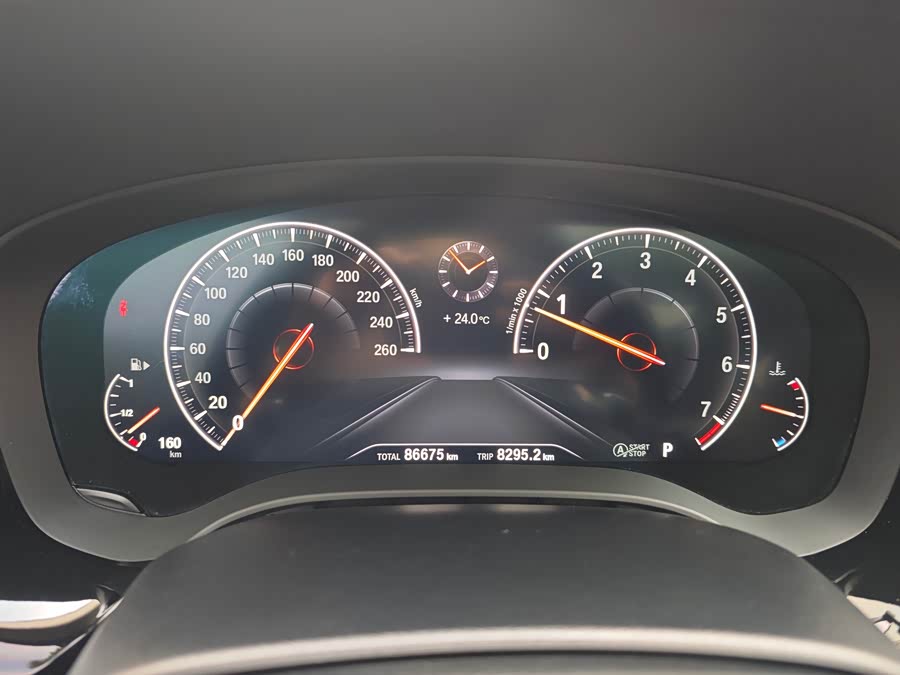 BMW 5 Series 2019 — фото 12